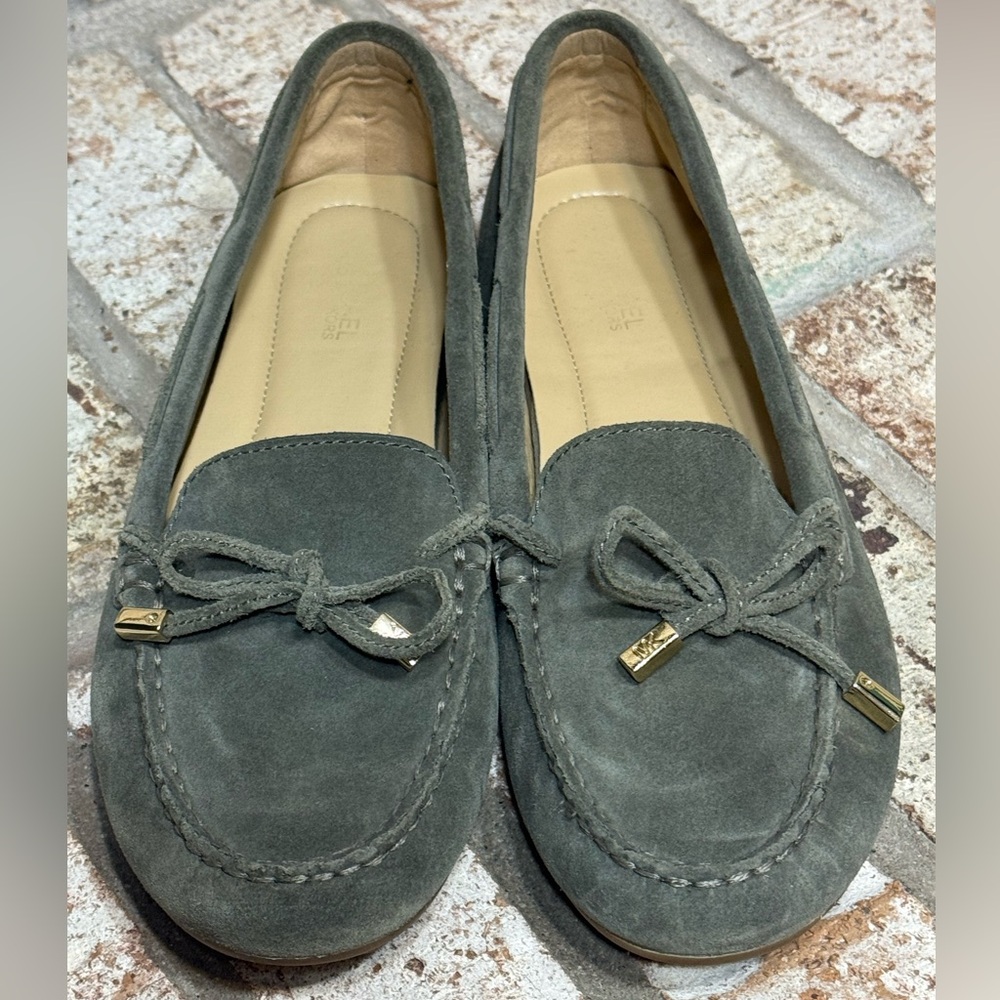Michael Kors Sutton Olive Green Suede Moccasin Loafer with Bow Comfortable Flats - Picture 2 of 7